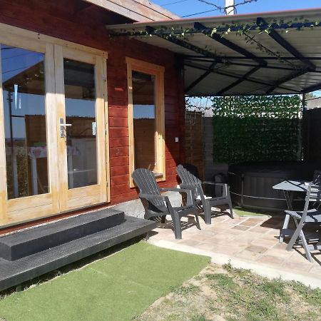Charmant Chalet Pour 2 Personnes Spa Prive Massillargues-Attuech Exterior photo