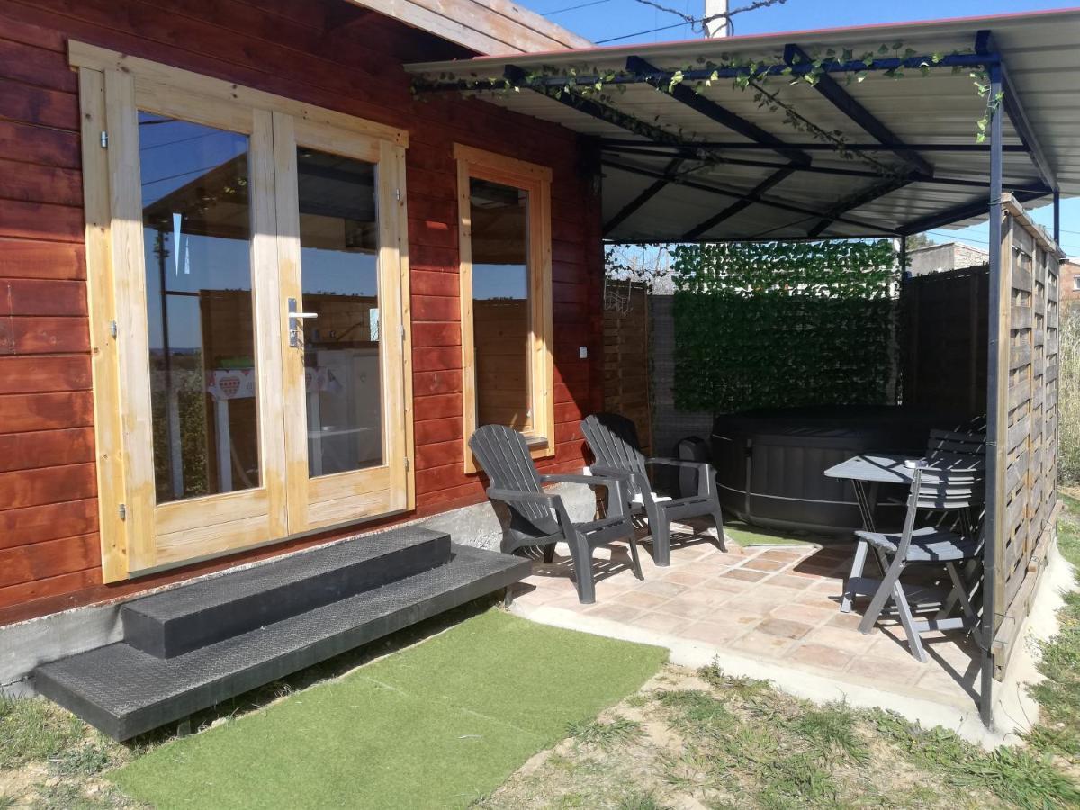 Charmant Chalet Pour 2 Personnes Spa Prive Massillargues-Attuech Exterior photo